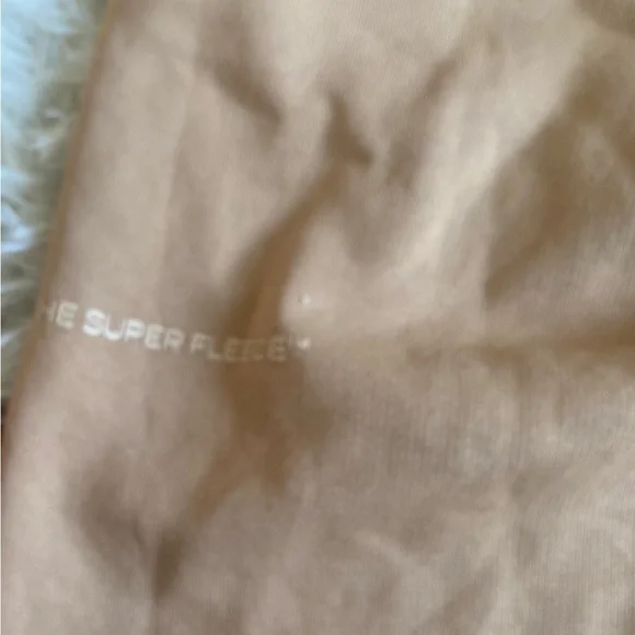 Aritzia Super World™ THE SUPER FLEECE™ Oversized Sweatpant - Picture 10 of 11